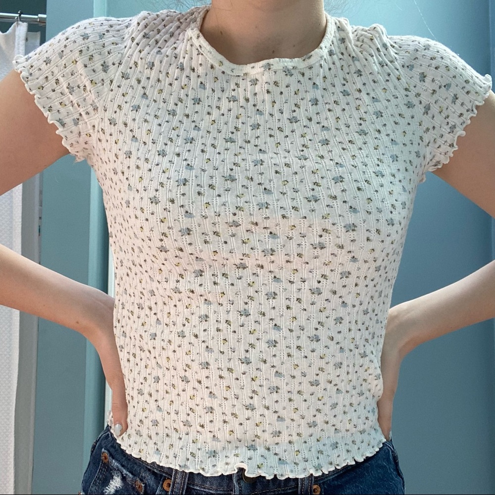 American Eagle White Floral Scrunch Top